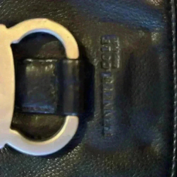 Kenneth Cole soft black leather purse - Picture 3 of 6